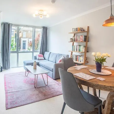 Sunny And Bright 1 Bed Apartment In London